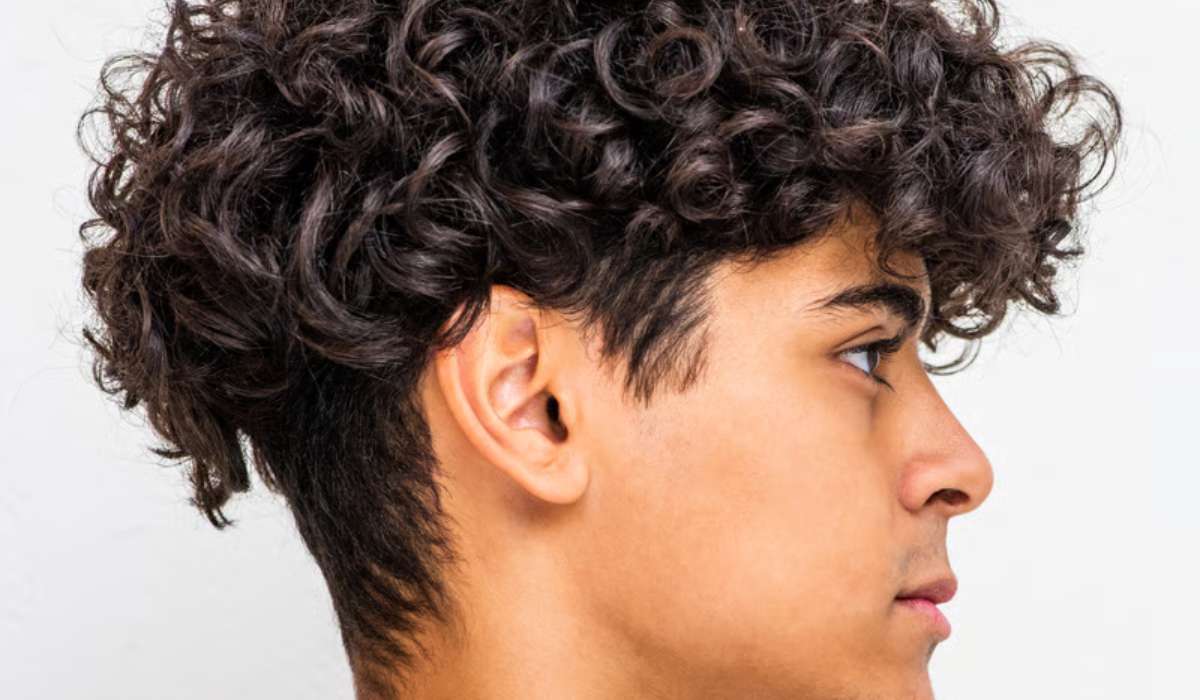 Comment réussir un blowout taper sur cheveux bouclés ?