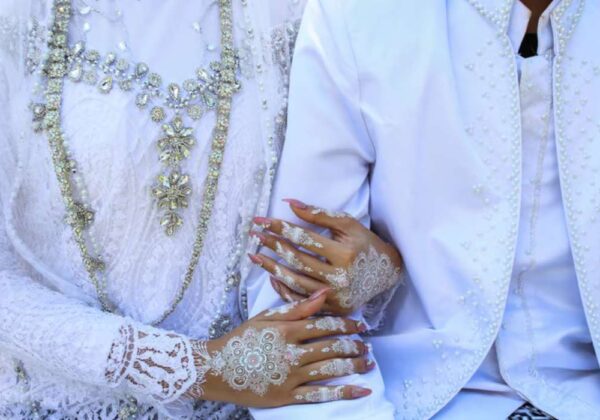 Tenue de mariage musulman : comment allier élégance festive et style mastour