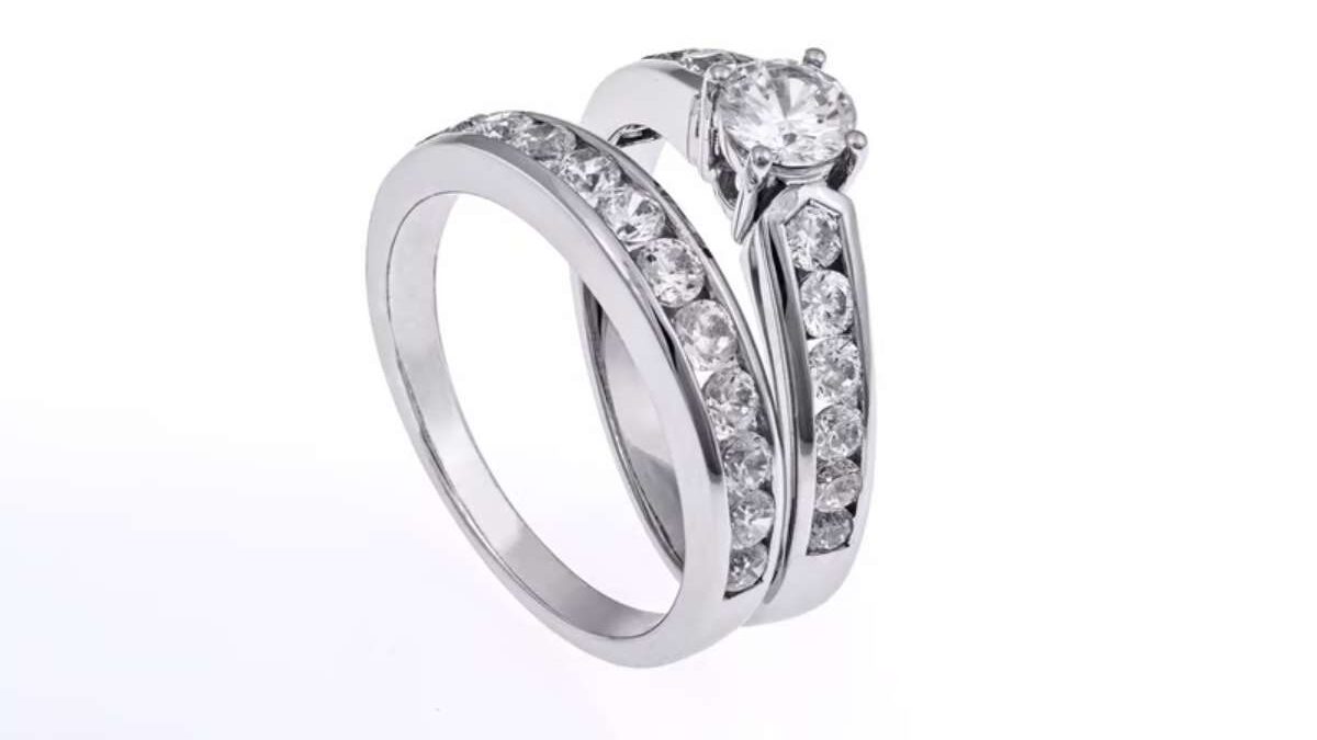 Bague fiançailles et alliance 2 en 1
