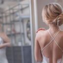 Comment porter une robe dos nu pour ton mariage ?