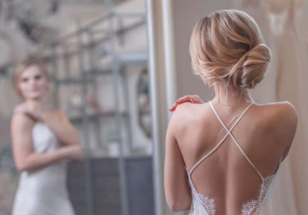 Comment porter une robe dos nu pour ton mariage ?