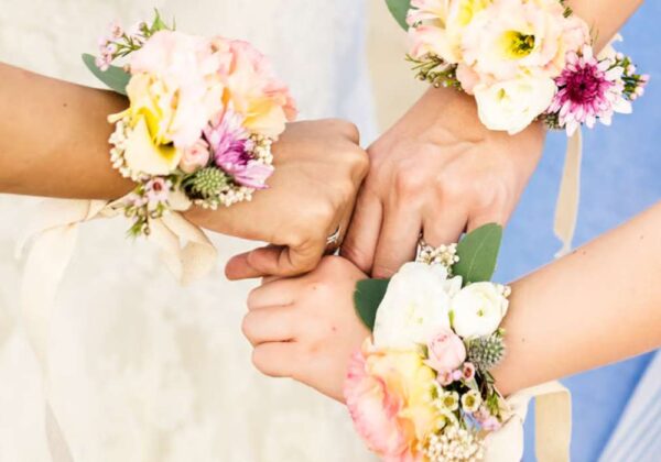 Bracelet en fleurs pour mariage : comment bien le choisir ?